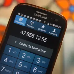 Telefon wyświetla numer 47 855 12 55. Czy to 888 co to za numer?
