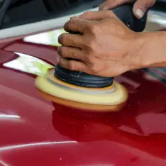 Ile razy można polerować auto bez ryzyka uszkodzenia lakieru?