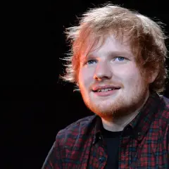 Skąd pochodzi Ed Sheeran? Odkryj jego korzenie i inspiracje!