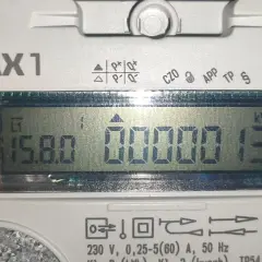 Norax 1: opis wyświetlacza pokazuje 15.80 kWh i 00000135.