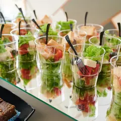 Catering "jak u mamy": Prawdziwy smak tradycji na Twoim stole