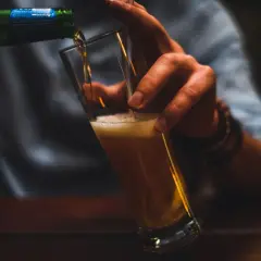 Czy jedno piwo dziennie to alkoholizm? Poznaj zagrożenia zdrowotne