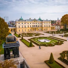 Pałac Branickich w Białymstoku, barokowa perła z ogrodem francuskim. Wspaniałe atrakcje w: Białystok.