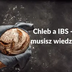 Ręce trzymają bochenek chleba. Dowiedz się, jaki chleb jeść przy zespole jelita drażliwego, by czuć się lepiej.