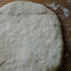 Czy ciasto na pizzę można trzymać w lodówce? Sprawdź, jak to zrobić!