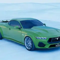 Zielony Ford Shelby w wersji pickup, z szerokimi błotnikami i spojlerem, na tle śnieżnego krajobrazu.