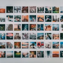Fotokolaż z podróżniczymi wspomnieniami: wodospady, pustynie, miasta, zwierzęta i ludzie.