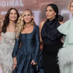 Die Darstellerinnen von "And just like that" Staffel 4 glänzen in glamourösen Outfits.