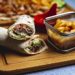 Czy kebab jest ciężkostrawny? Poznaj skutki dla trawienia