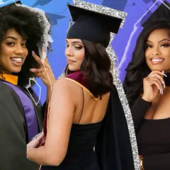 Tres graduadas celebran con peinados de graduación modernos y elegantes.