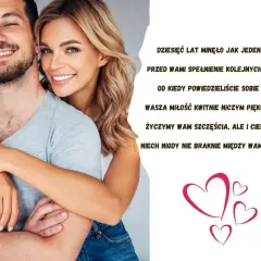 Uśmiechnięta para świętuje 10 lat razem. Najpiękniejsze życzenia z okazji 10 rocznicy ślubu, by miłość kwitła jak kwiat.