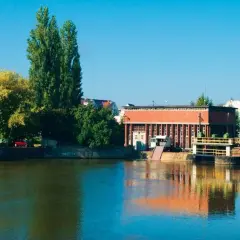 Wrocławskie elektrownie wodne: Jak zabytki Odry produkują zielony prąd?
