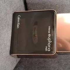 Elegancki flakon Calvin Klein Euphoria Intense 100ml (men) w kolorze czarnym i miedzianym.