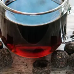 Jak parzyć herbatę czerwoną pu erh, aby uniknąć goryczy i cieszyć się smakiem