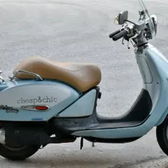 Co to jest motorower? Poznaj jego cechy i zasady użytkowania