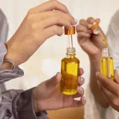 Krem po serum z witaminą C: Jak wzmocnić efekty i chronić skórę?