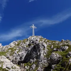 Krzyż na Giewoncie: 17,5 m symbolu. Poznaj jego tajemnice i zagrożenia
