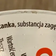 E407 to karagen, substancja zagęszczająca dodawana do śmietanki i innych produktów.