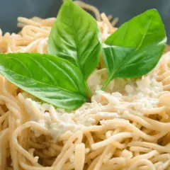 Jak zrobić sos z jogurtu naturalnego do makaronu w 5 minut