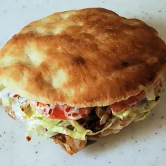 Doner kebab - co to jest, jak powstaje i jakie ma znaczenie?