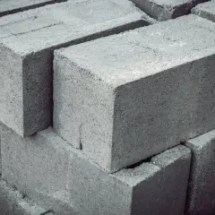 Fundamenty z bloczków betonowych czy wylewane - co wybrać dla domu?