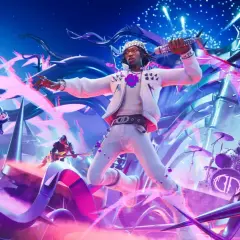 Koncertowa scena z najnowsza aktualizacja Fortnite. Wokalista skacze z mikrofonem, gitarzystka gra na scenie, a perkusista wybija rytm.