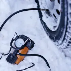 Ciśnienie w oponach 205/55 R16: Jak znaleźć idealne dla Twojego auta?