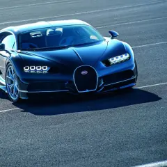 Bugatti Chiron: Ile pali? Prawda o W16 i astronomicznych kosztach