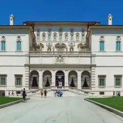 Willa Borghese, Rzym. Wspaniała architektura, idealne miejsce na spacer. Bilety do Ogrodów Borghese warto kupić online.