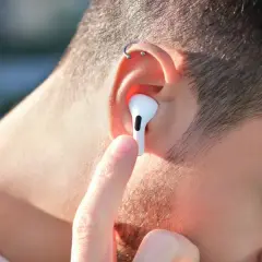 Co zrobić, gdy jeden AirPods gra ciszej? Skuteczne rozwiązania problemu