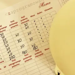 Laktacja po cesarce: Kiedy mleko i jak ją rozkręcić?