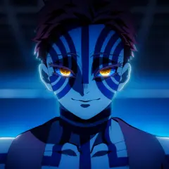Akaza mit seinen leuchtend gelben Augen und blauen Markierungen. Wann kommt der Demon Slayer Film auf Crunchyroll?