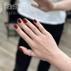 Ile kosztuje manicure żelowy? Cennik, czynniki i oszczędności!