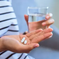 Leki na nadciśnienie przed czy po jedzeniu - kiedy są najskuteczniejsze?