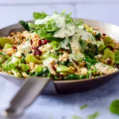 Bunte Gemüsepfanne mit cremiger Sauce, perfekt für clean eating rezepte. Frisch, gesund und lecker!