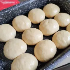 Jak podgrzać kluski na parze w piekarniku, aby nie były suche