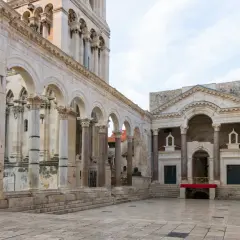 Split: Pałac Dioklecjana, plaże, wyspy. Kompletny przewodnik!