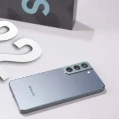 Samsung Galaxy S22 recenzja - czy warto go kupić? Odkryj wady i zalety