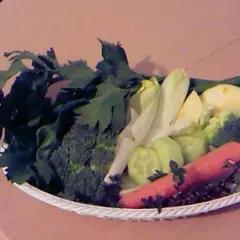 Idealne surówki do królika, które podkreślą jego delikatny smak