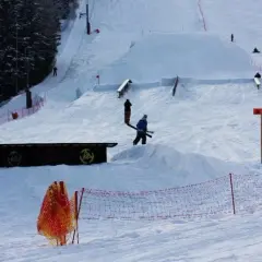 Snowpark Štrbské Pleso: Przewodnik po przeszkodach, cenach i warunkach