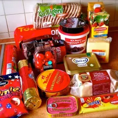 Szwecja: Co kupić? Przewodnik po najlepszych pamiątkach i smakach