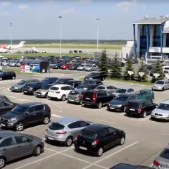 Ile kosztuje wjazd na lotnisko Pyrzowice? Sprawdź opłaty parkingowe