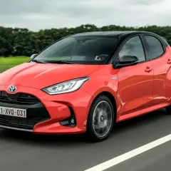 Toyota Yaris Hybrid: Czy warto kupić? Koszty, wady, zalety (2026)