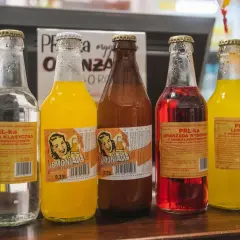 Nostalgiczne napoje lat 90, które pamiętasz z dzieciństwa