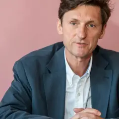 Teatr Bagatela dyrekcja: kim jest Andrzej Wyrobiec i co zmienia?