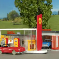 Miniaturowe stacje paliw Shell z prysznicem, gdzie kierowcy mogą odświeżyć się po długiej podróży.