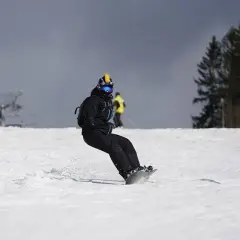 Gdzie na snowboard w Polsce dla początkujących - najlepsze stoki i szkoły