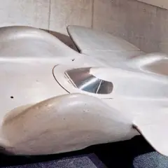 Aerodynamiczny Mercedes T80, zaprojektowany do osiągnięcia rekordowej prędkości.