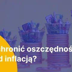 Wzrost cen i stagnacja gospodarcza, czyli stagflacja co to, to wyzwanie dla oszczędności. Koszyki z zakupami na stosach monet symbolizują rosnące koszty życia.