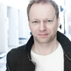Maciej Stuhr: Wszechstronny aktor, głos pokolenia. Co o nim wiesz?
